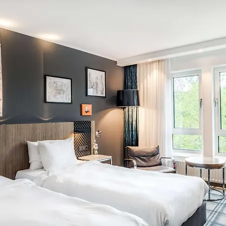 卡尔斯鲁厄丽笙酒店 4* 埃特林根