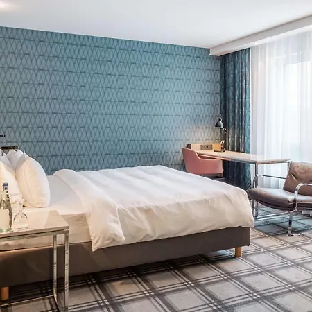 卡尔斯鲁厄丽笙酒店 4* 埃特林根