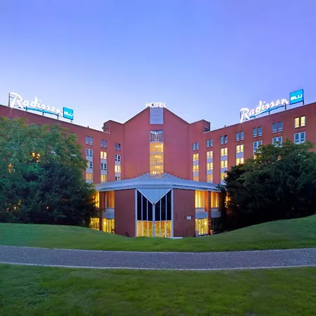 راديسون بلو كارلسروه فندق 4*